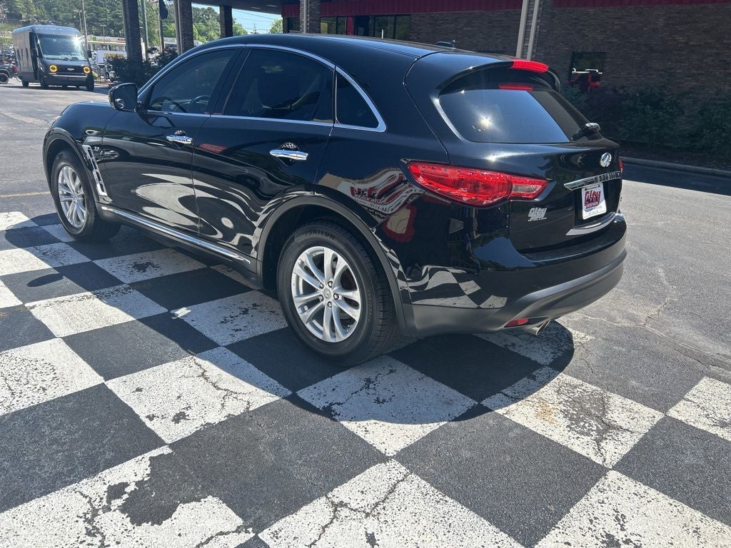 2017 INFINITI QX70 Base