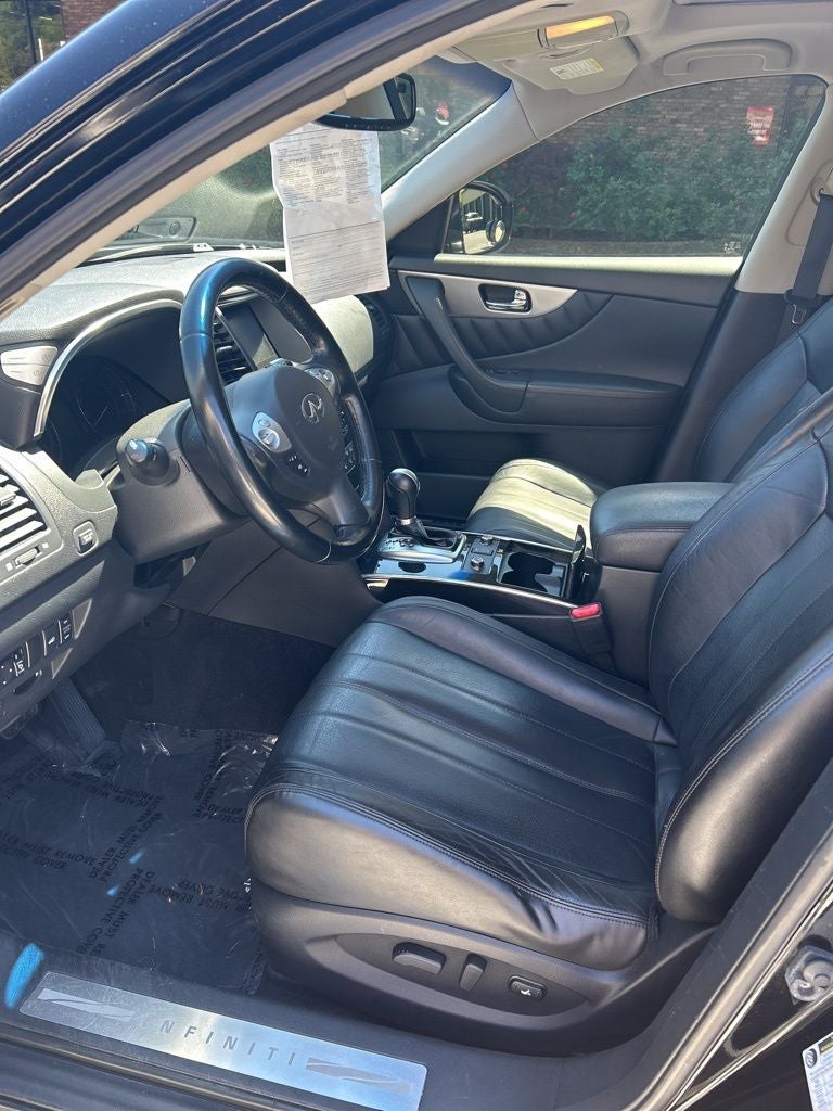 2017 INFINITI QX70 Base